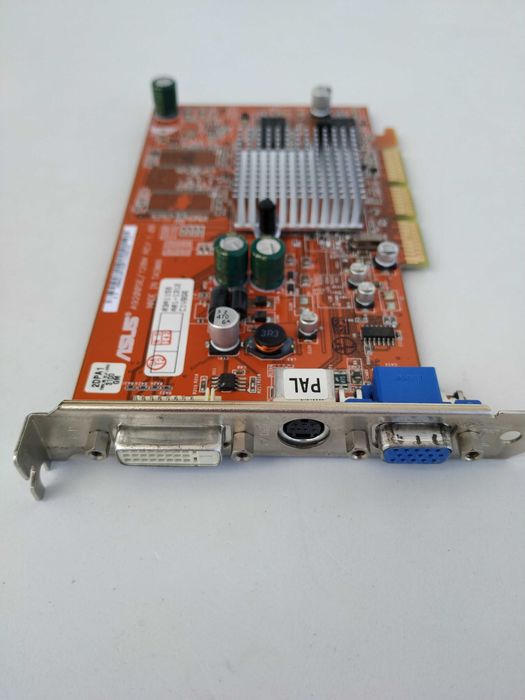 Placa Gráfica ASUS Radeon A9200SE / 128M64298890051713122