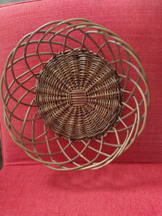 Cesta nova em verga tamanho médio diâmetro 28cm