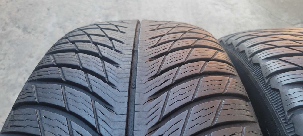 235 / 60 R  18   Michelin / Zima