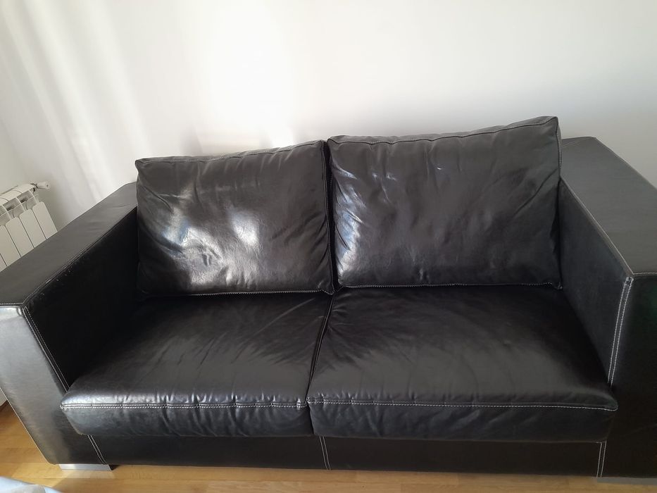 Vendo sofá de cabedal