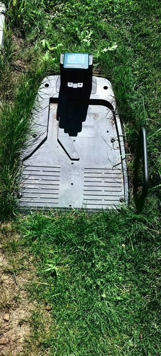 Robot koszący Parkside PAMRS 1000 A1 20 V z akumulatorem i stacją ładującą