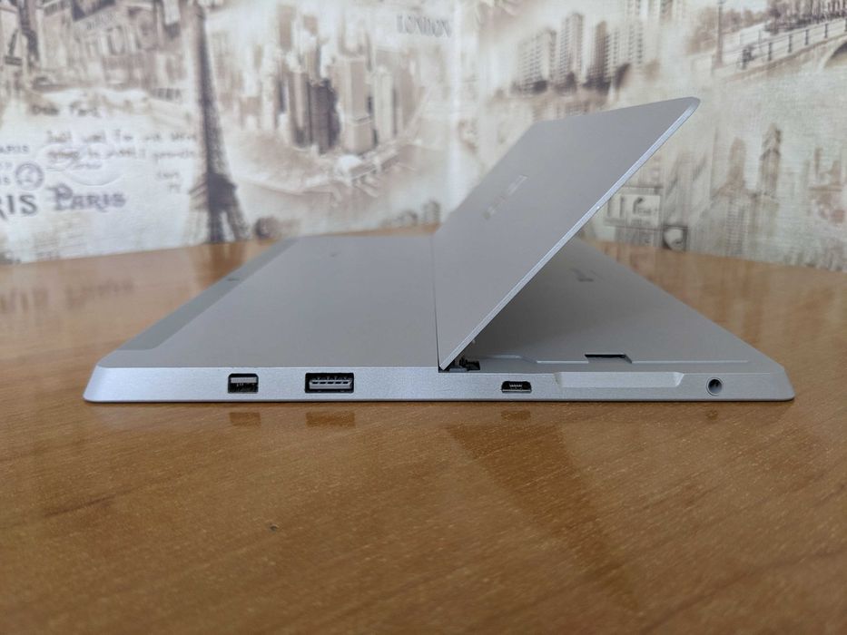 Планшет Microsoft Surface 3 1645 32GB с зарядным устройством