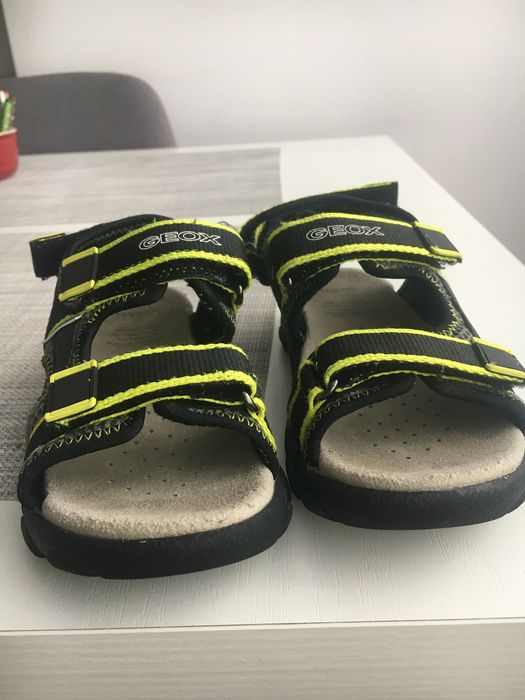 Дитячі босоніжки Geox