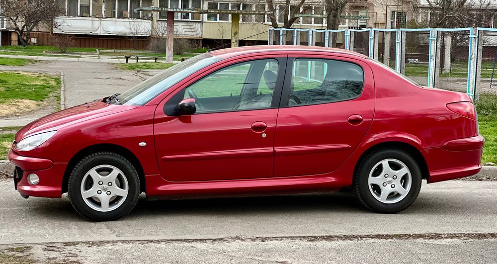 Офіційний 88пробіг! Peugeot 206 Sedan XT 2010 1.6(110к.с) Автомат(Полноценный) Автомобиль Автомобіль Седан