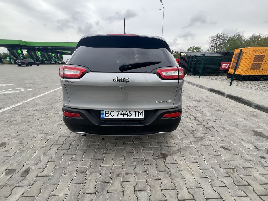 Джип Чероки 2015, 2.4 газ бензин