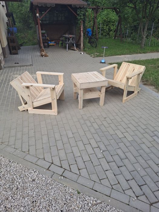 Sprzedam fotele że stolikiem