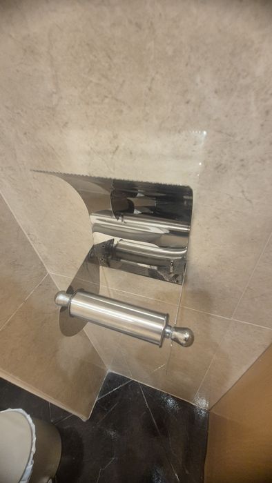 Toalheiro e papeleiro metal