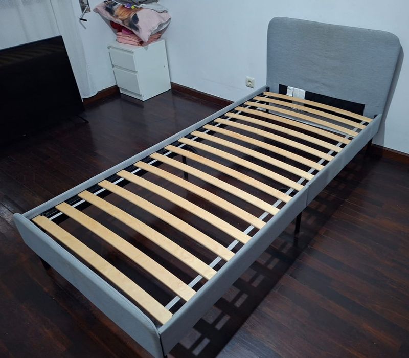 Cama de solteiro ikea
