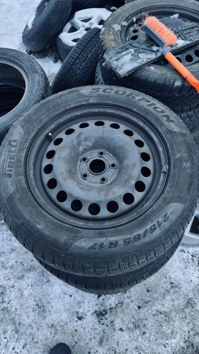 Резина Pirelli Scorpion 215/65/R17 з дисками
