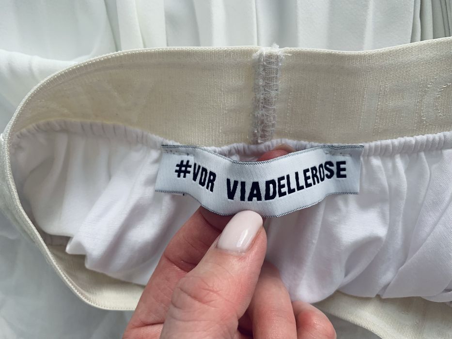 Nowa! Spódnica biała plisowana asymetryczna • Via Delle Rose • roz.S