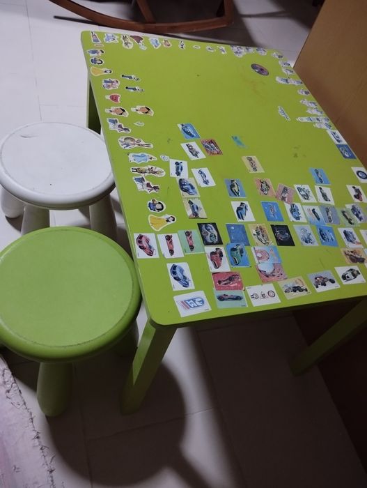 Mesa de brincar de criança