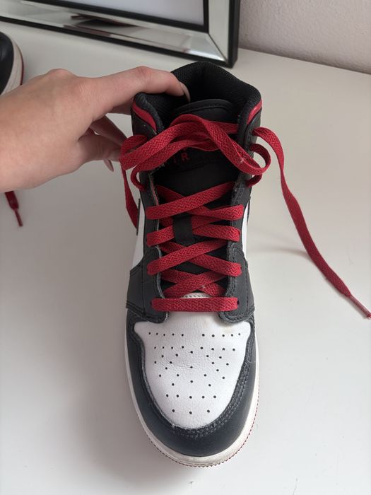 Jordany 1 mid red