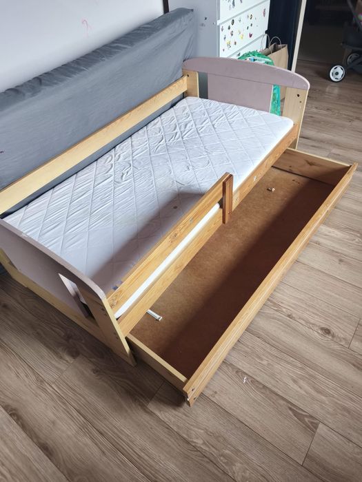 Łóżko dziecięce z materacem za darmo!!!!!!