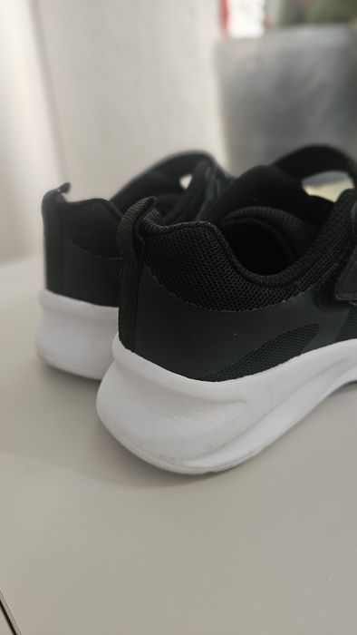 продам дитячі кросівки sketchers