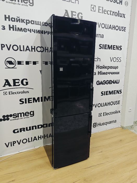 Екслюзив! Холодильник Liebherr CBNb 3913 в чорному кольорі! Німеччина.