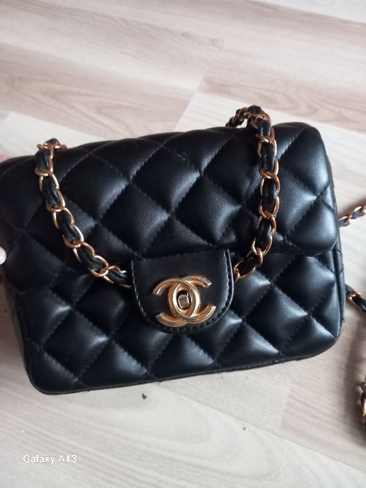 Chanel mała torebka czarna