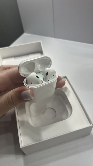 Навушники AirPods
