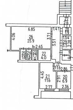 Приміщення в спальнику біля продуктового магазину