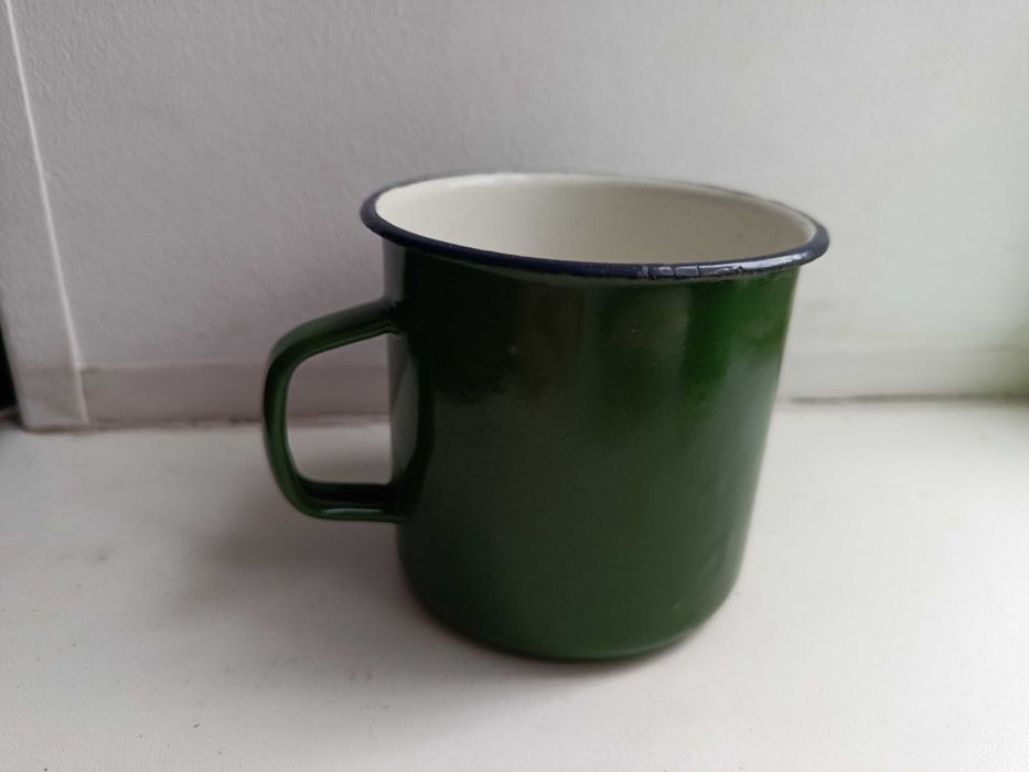 Эмалированная кружка армейская