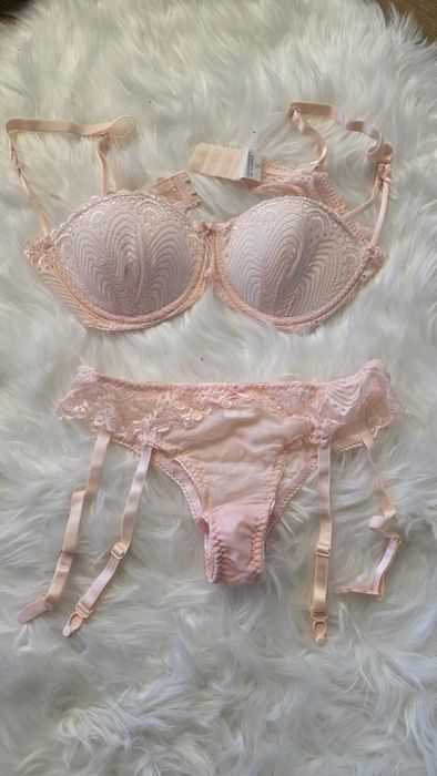Komplet bielizny biustonosz +majtki nowy