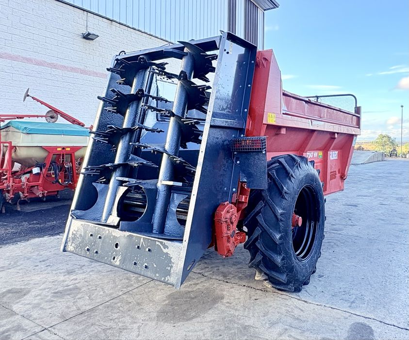 reboque espalhador de estrume