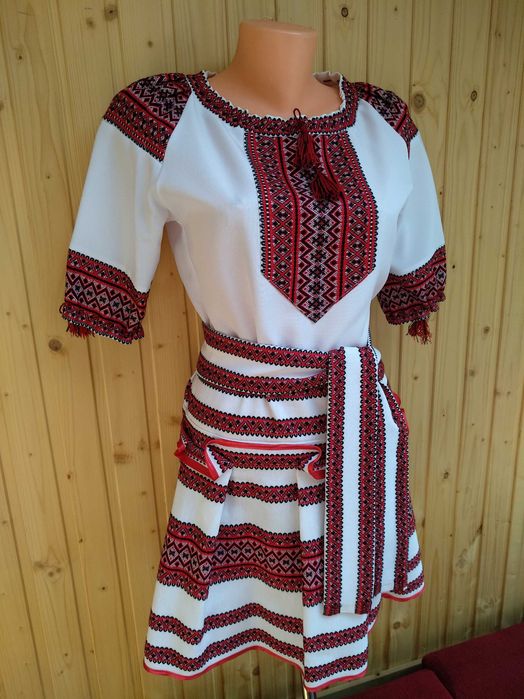Вишиванки комплектом