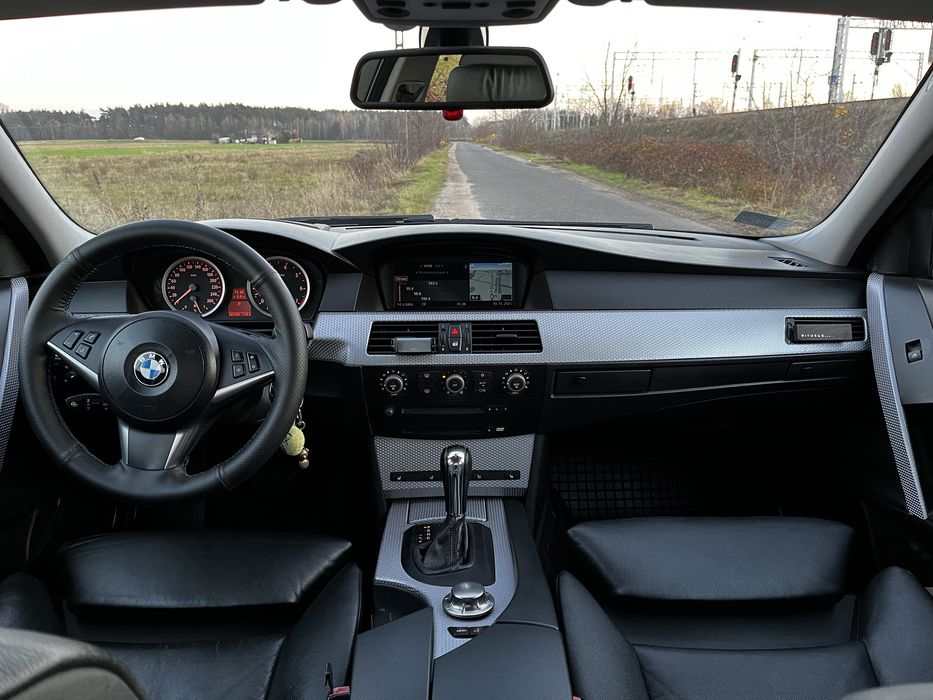 BMW e60 530i.