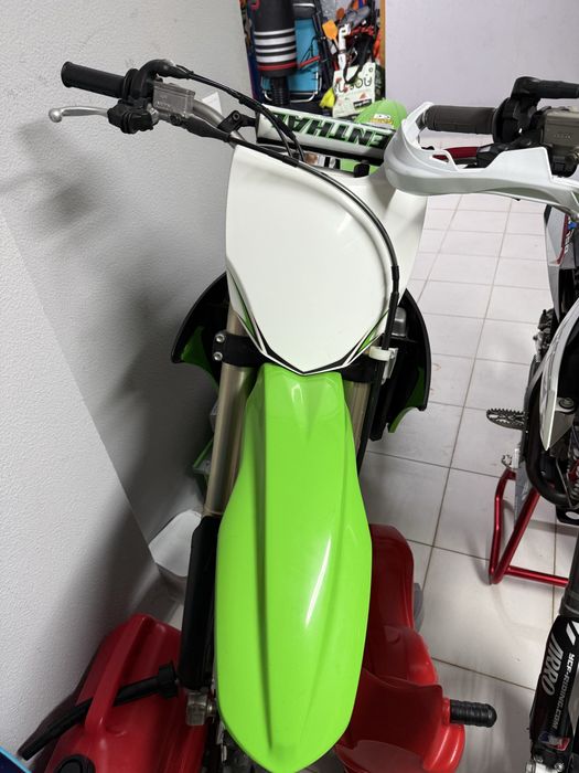 Vendo como nova impecavel de garagem