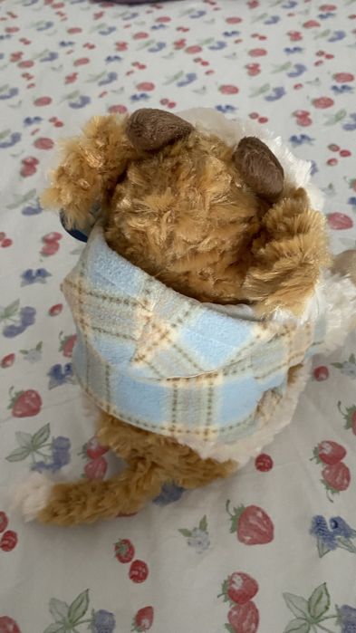 Peluche de vaquinha com casaco com capuz