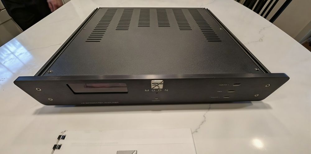 Amplificador Moon by Simaudio