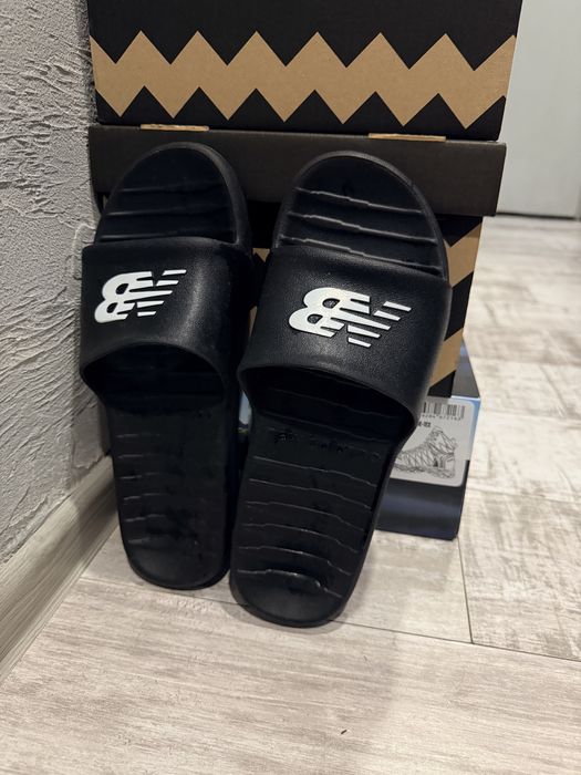new balance шльопанці резинові чоловічі чорні 46 розмір
