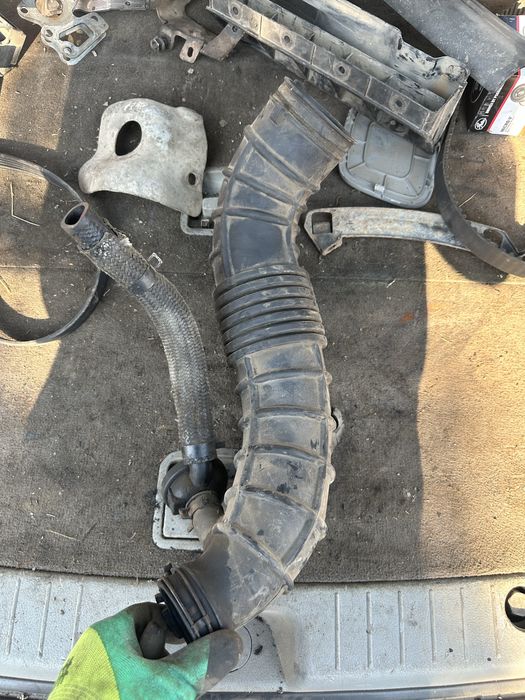 Патрубок воздушного фильтра хюндай Santa fe 2