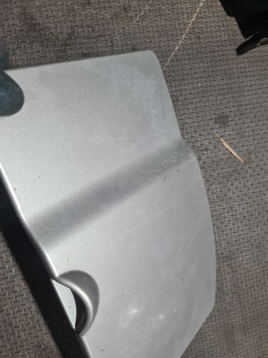 Renault Trafic II klapka wlewu paliwa Opel Vivaro