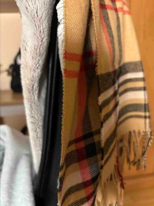 Szalik Burberry nowy