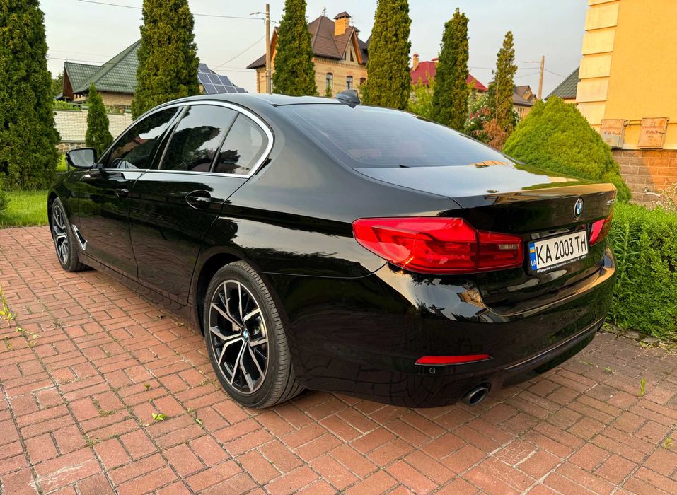 BMW 5 Series 2019 VIN WBAJA5C54KWW29974 фото оголошення 8 з 24