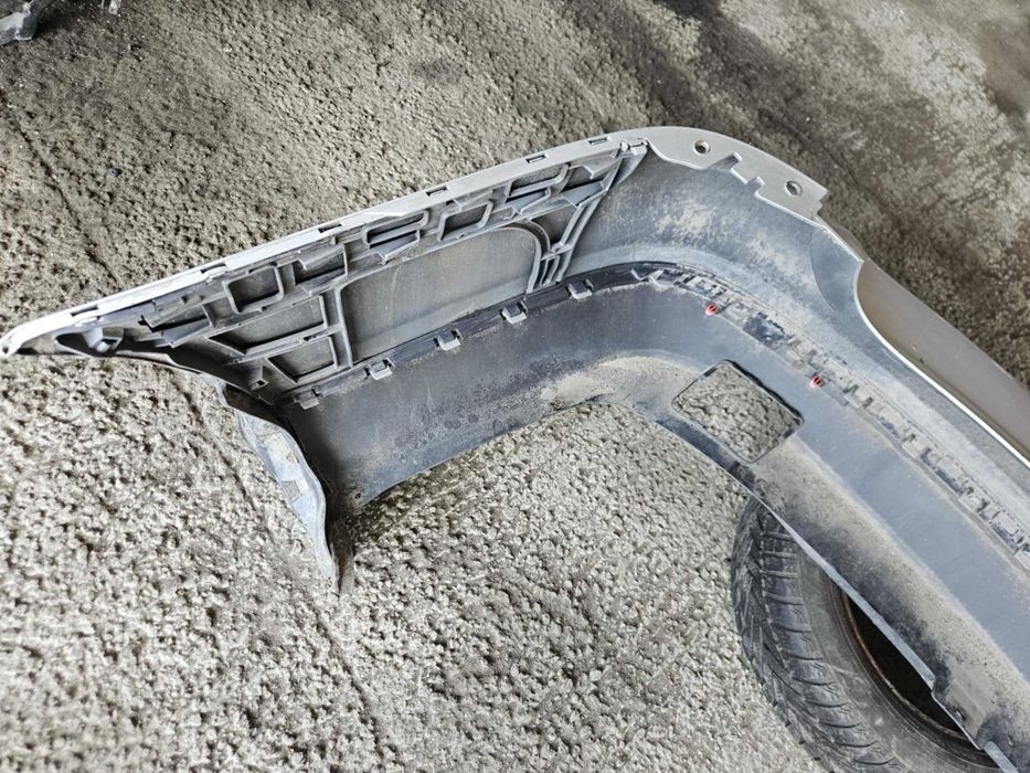 Zderzak Tył Tylny VW Golf V Kombi KD LAKIERU LA7W