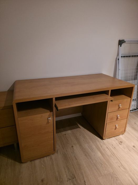 Biurko z szufladami