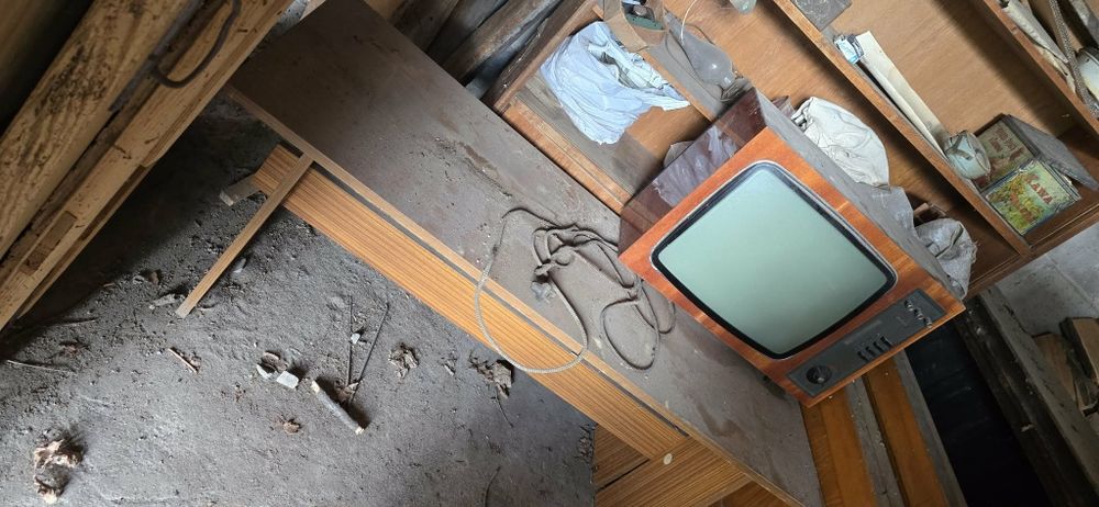 Telewizor, skrzynia, regalik biblioteczka prl, pralka frania światowit