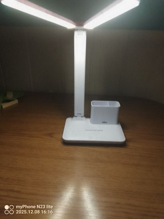 Lampka na akumulator LED