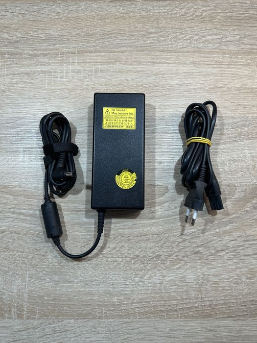 Блок живлення Toshiba 19v 6.32a