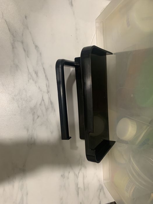 Suporte papel higiénico com prateleira para telemóvel