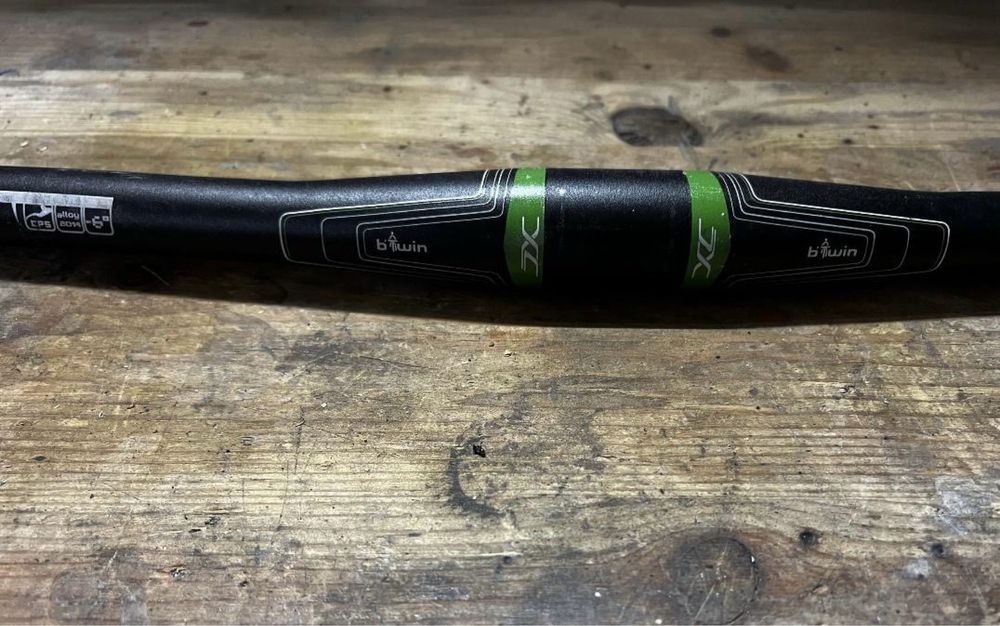 Pedais de encaixe, avanco e volante