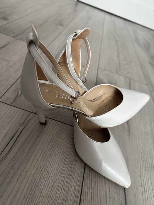 Buty slubne biale szpilki