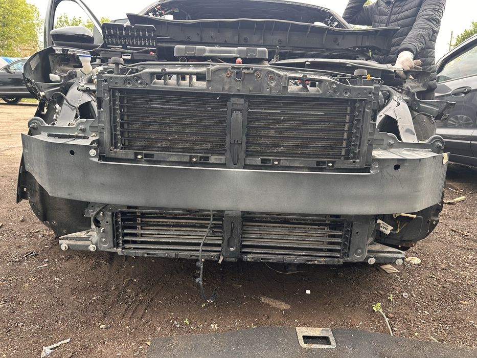 Передний усилитель бампера Ford Escape mk4