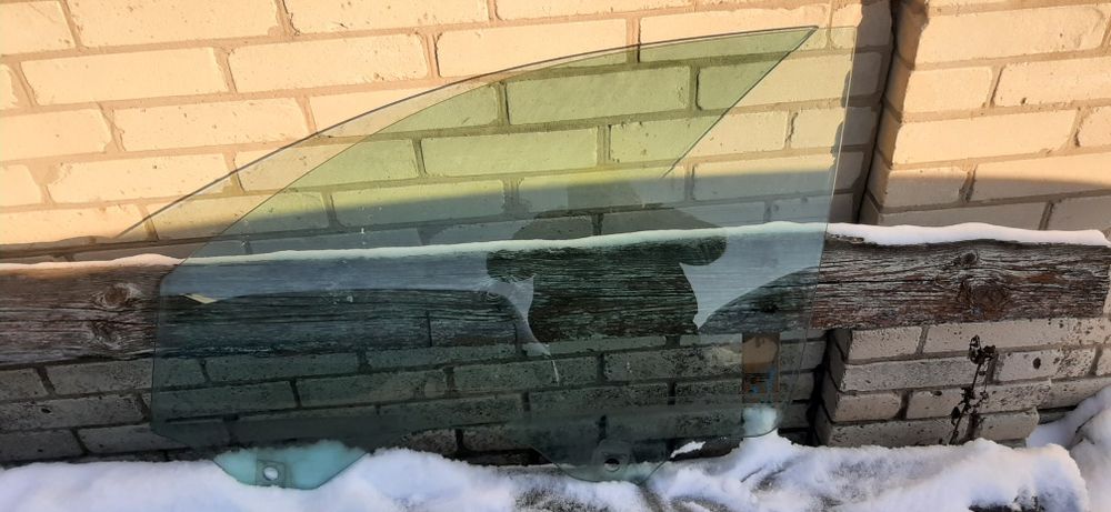 Скло  в двері Touareg