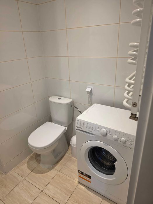 Wygodna kawalerka w spokojnej okolicy - Więcej