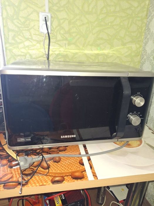Продам мікрохвильовку.