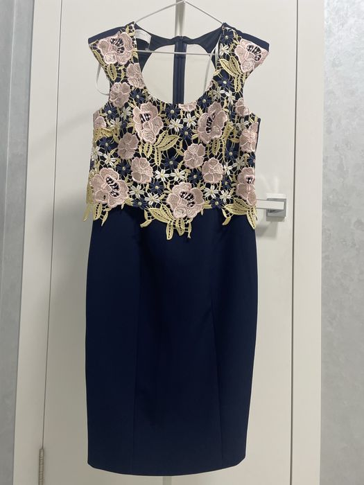 Вишукана сукня Carla Ruiz р.s