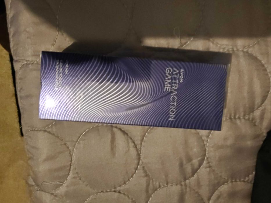 Conjunto de produtos Avon e Axe novos e selados - para homem