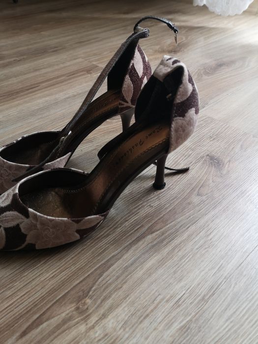 Buty na obcasie 38